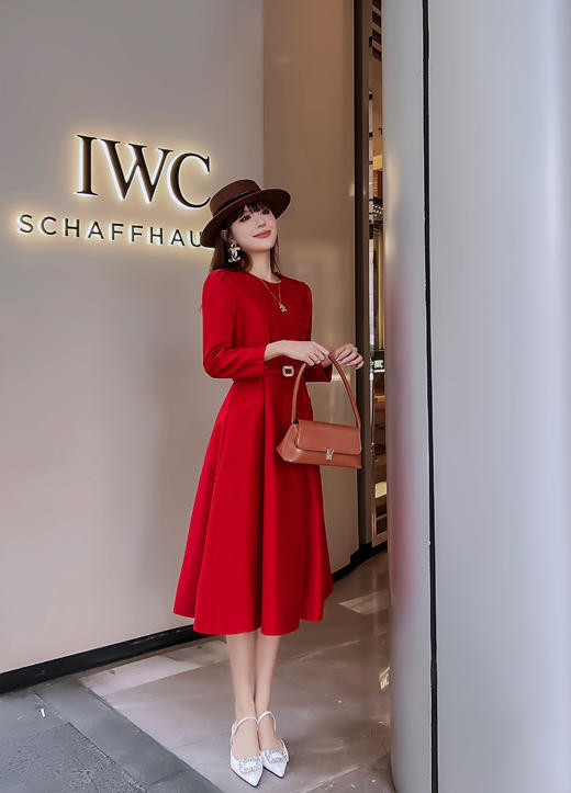 伯妮斯茵 | 轻奢名媛 正红色收腰缎面连衣裙 圆领七分袖设计 腰带显瘦 宴会约会款 SZ3S58 - 胭脂色连衣裙 商品图1