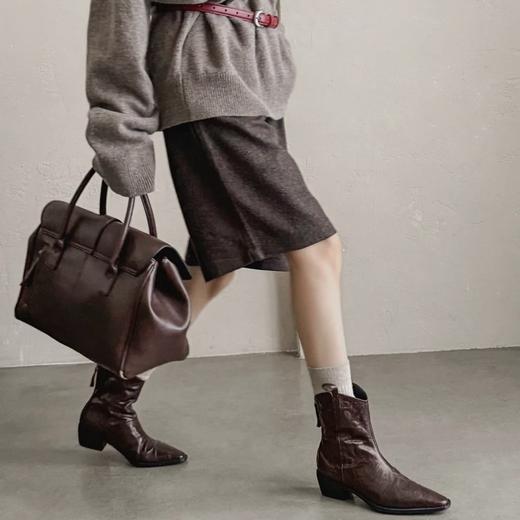 REREJOY西部牛仔短靴 尖头鞋型/V口靴筒酷飒又显腿长 皱褶皮面复古高级 后拉链方便穿脱 舒适不累脚 演绎自由松弛柔美内敛野性感 商品图3