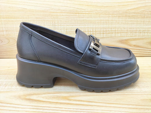 2024春季新款豪行真皮女鞋24194706时尚中跟舒适休闲简约单鞋 商品图1