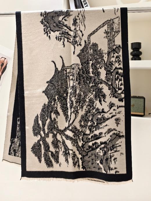 一周内发货【3色山水画围巾&披肩两用】卡其、黑色、蓝色，正反两用~尺寸：63*180cm，克重：360克，不压肩。成分：黏胶棉，不易起球~ 商品图5