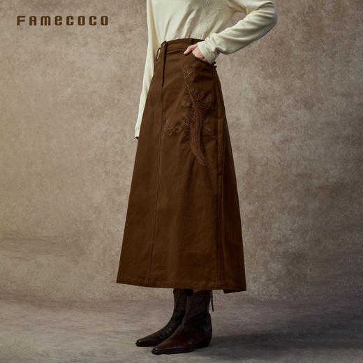 Famecoco范可儿文艺绣花H版型半身裙高腰显瘦显高长裙FAC8HA016 商品图1