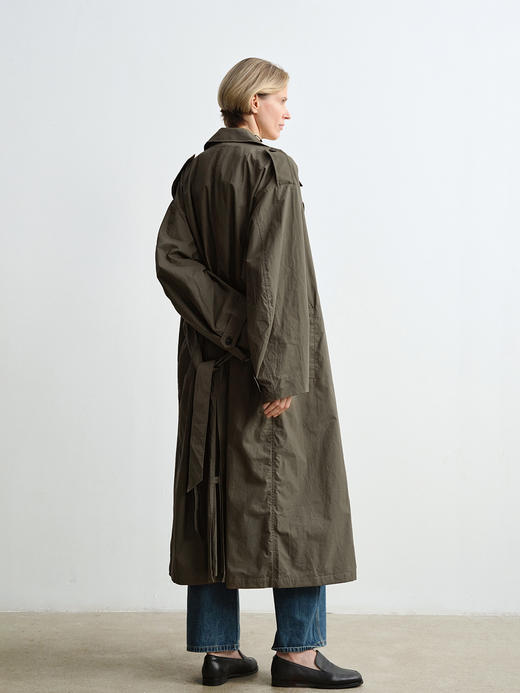 ROMI STUDIO“法式优雅”100棉轻量感镰刀袖双排扣廓形风衣431F2002 商品图2