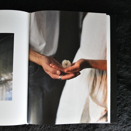 短暂而永恒的凝视 Luna摄影作品集唯美写真摄影画册图集静物光影构图影像艺术人像摄影作品集 商品图4