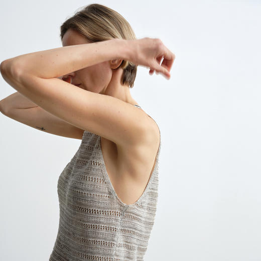 ROMI STUDIO“松弛气息”100%亚麻宽松镂空U领拼接背心 RWCRSJ3973 商品图4