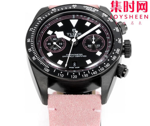 3T帝舵碧湾计时系列 F1赛车25型“黑武士”男士腕表
帝舵 Black Bay Chrono系列是一款融合潜水表传统与赛车计时功能的混合型腕表，以其复古美学与现代技术著称。 商品图2