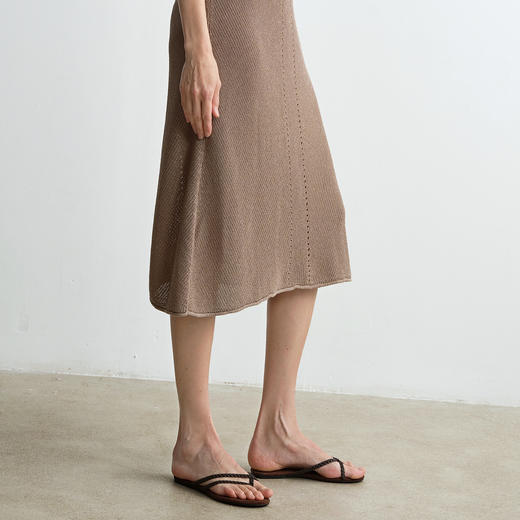 ROMI STUDIO“夏日松弛”羊皮革复古编织夹趾平底凉鞋 RWCRP33479【发货时间25天】 商品图3