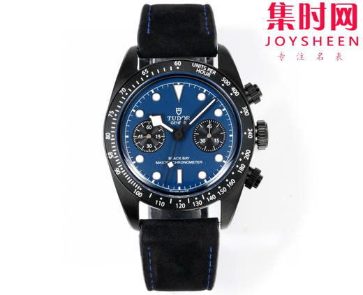 3T帝舵碧湾计时系列 F1赛车25型“黑武士”男士腕表
帝舵 Black Bay Chrono系列是一款融合潜水表传统与赛车计时功能的混合型腕表，以其复古美学与现代技术著称。 商品图0