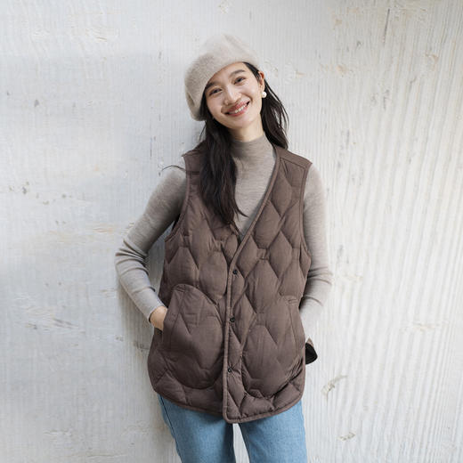 绽放643朵/可可菱格羽绒服·90白鹅绒斜纹连帽中长款羽绒马甲女 商品图1