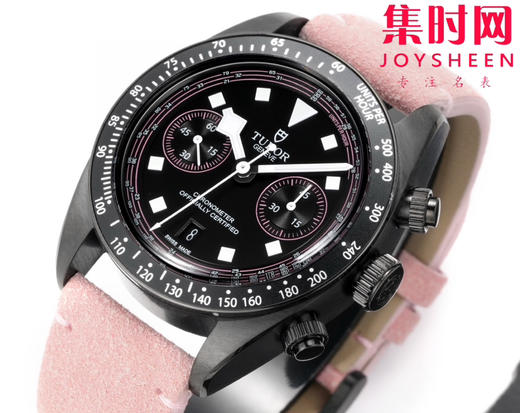 3T帝舵碧湾计时系列 F1赛车25型“黑武士”男士腕表
帝舵 Black Bay Chrono系列是一款融合潜水表传统与赛车计时功能的混合型腕表，以其复古美学与现代技术著称。 商品图4