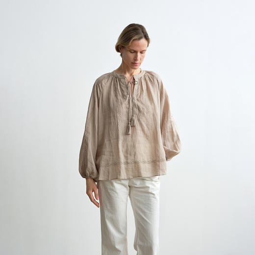 ROMI STUDIO“东方美学”100%苎麻轻薄宽松灯笼袖衬衫 RWCSSJ2691【发货时间25-30天】 商品图0