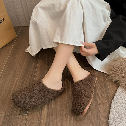 踩在云端的温柔☁️【xuxi 暖绒云朵勃肯鞋】呆萌圆润鞋头 弹力海绵鞋垫 软糯Q弹 加绒内里 舒适亲肤 温暖细腻 稳健后跟 橡胶鞋底 防滑耐磨 抓地力强 商品图5