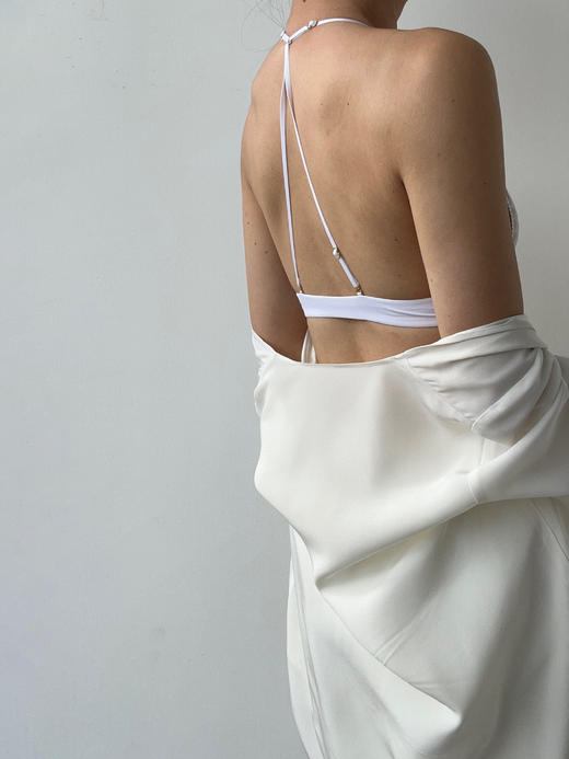 LOAM｜线索 露背蕾丝三角杯无钢圈  [ 烟熏黑 / 水光白 ] 商品图10