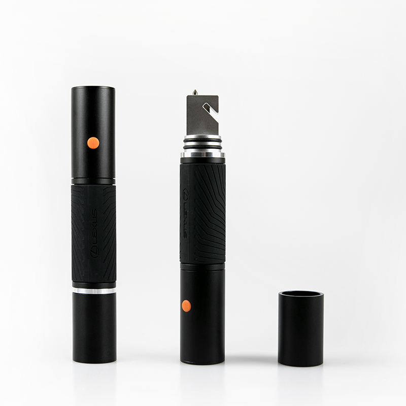 多功能应急手电筒