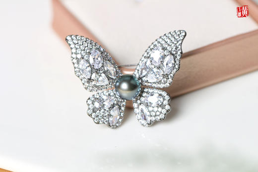 【月华凝蝶】大溪地海水珍珠胸针 商品图1