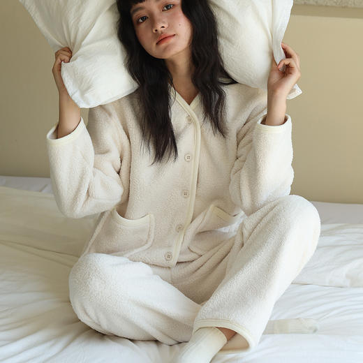 秋冬纽扣家居服 纯色可外穿绒绒开衫睡衣 宽松双面绒保暖套装 商品图5