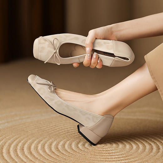 【预售5天】复古豹纹头层牛皮蝴蝶结单鞋女高级感春秋季粗跟低跟浅口小皮鞋LD&7280 商品图2