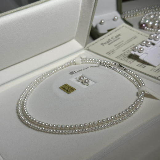 甄珠贝 实力宠粉福利 三件经典款 akoya耳钉 jiguang淡水珍珠两串 精品 chao高品质三件套 初秋的叠搭感 温柔呵护内心 小滤镜灯泡 不挑人 送人送闺蜜也好赞啊 搭配T 毛衣 衬衣…都可以 商品图2