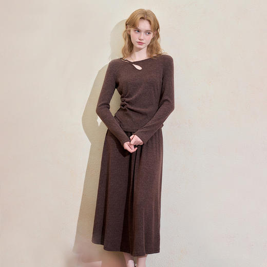 西遇气质针织套装女冬季串珠镂空抽褶针织衫搭半身裙两件套V3755289 商品图2