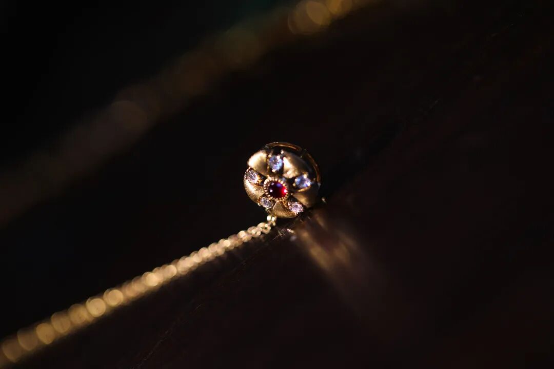 春天花会开，素面红宝石锁骨链