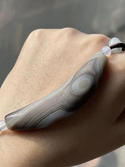 灰白地黑线老缠丝玛瑙牛角型珠，顺丰包邮 商品图12