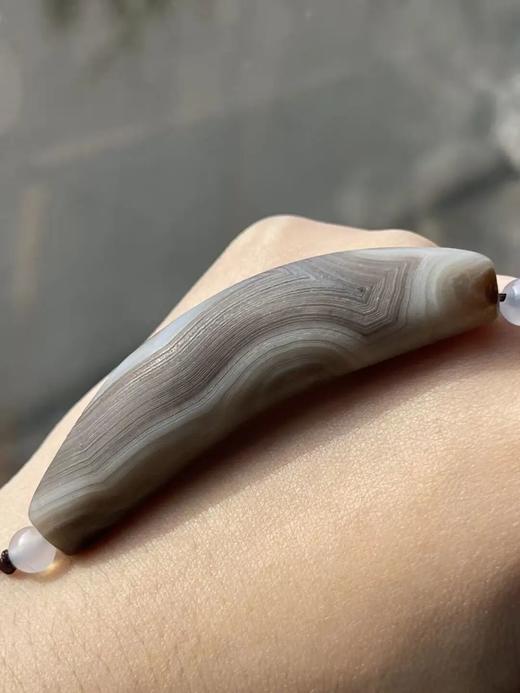 灰白地黑线老缠丝玛瑙牛角型珠，顺丰包邮 商品图8