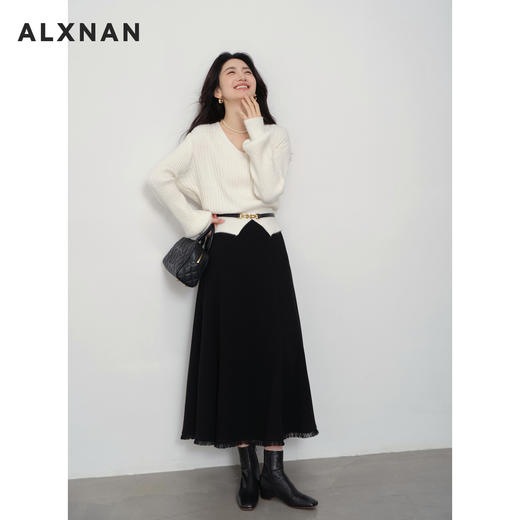 鹿向南「雅致书卷」黑色高腰A字流苏毛边半身裙女秋显瘦垂感长裙 商品图1