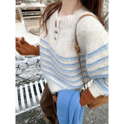 <曾小咸推荐>慵懒风蓝色条纹毛衣 商品图2