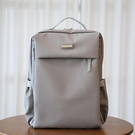 娜家定制专业电脑双肩包 商品图0