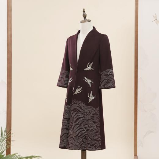 【福天华】寿服女大衣“鹤翔云海”（深紫红）百年工艺寿衣 商品图2