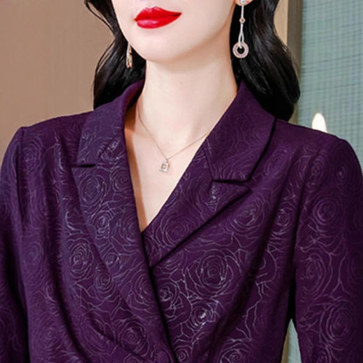 KQL A83N3305时尚弹力压花气质衬衫修身显瘦上衣 商品图3