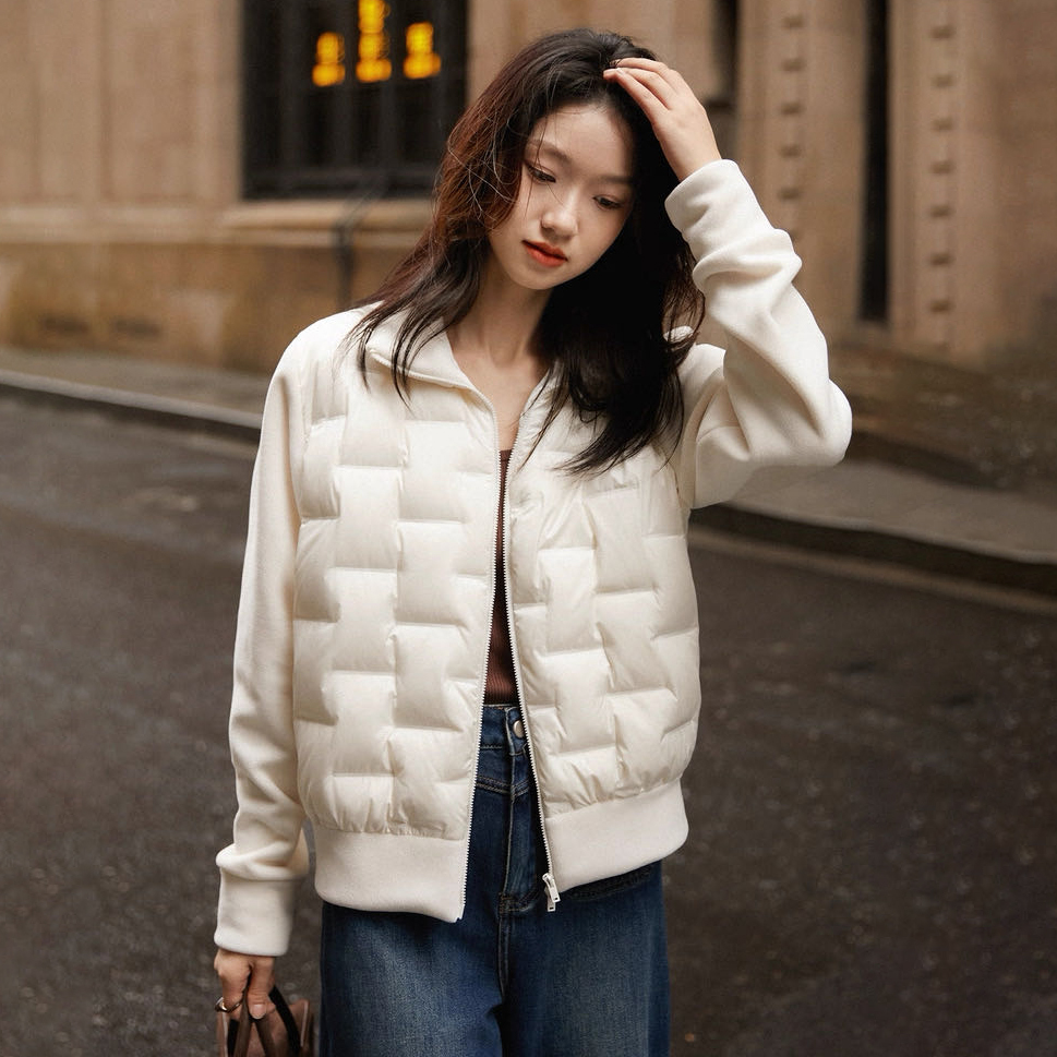 让冬日显瘦不臃肿【特妮娜 90白鸭绒轻羽绒】绒子含量90% 双头拉链设计 拼接摇粒绒 云梯布隔 舒适御寒 轻薄不压身 自然亲肤 单穿高级利落 叠穿层次分明