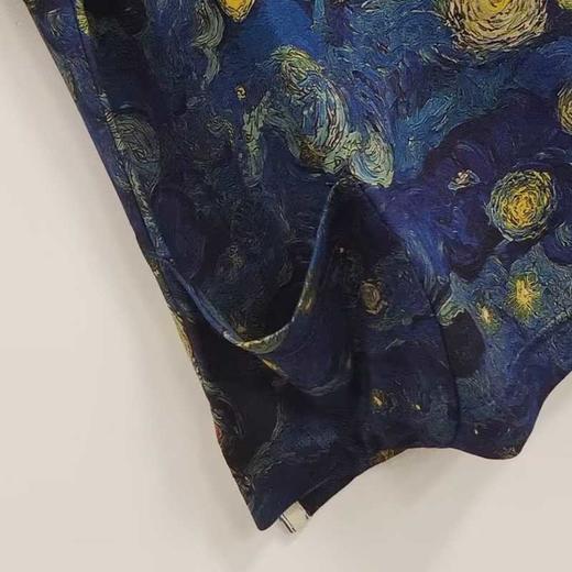 VIVIAN LIU薇薇安刘C2537312 夏女装盆领下摆侧开叉星空印花上衣 商品图2