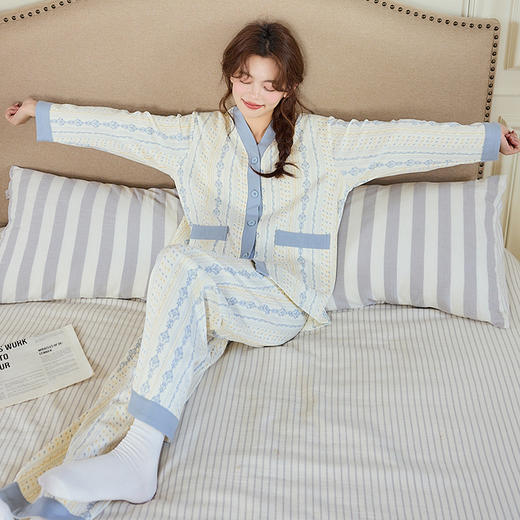 自然醒花漾牛奶丝家居服女款开衫（带胸垫）睡衣春秋款长袖长裤可爱卡通学生秋冬季V领和服QH 商品图14