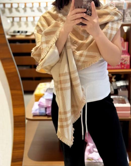 B家羊绒羊毛桑蚕丝混纺格子拉毛围巾 商品图3