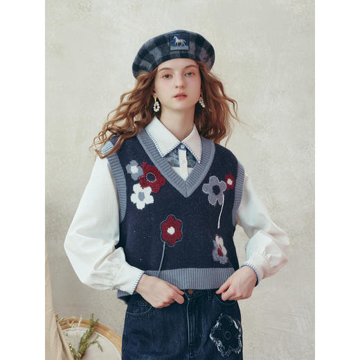 两三事梵高文艺松间步月2025冬季新款花朵流苏图案毛织马甲女短款 商品图1