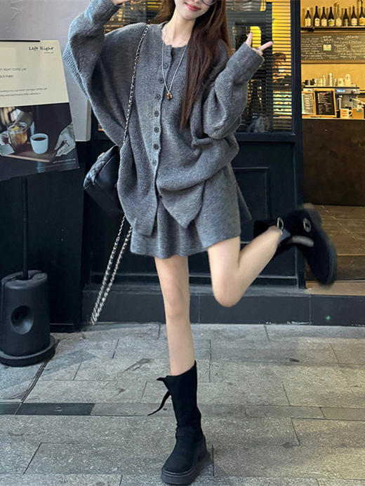 【YW】无忧购【甄选】秋冬时尚休闲慵懒风穿搭套装高级感毛衣半身裙针织开衫两件套895-713（截单后3-5天发货） 商品图2