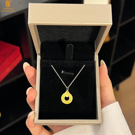 【品牌授权】【香港周六福】黄金钻石首饰 足金内嵌足银碎冰冰灵蛇守护平安扣吊坠（附赠K金项链） 商品图4