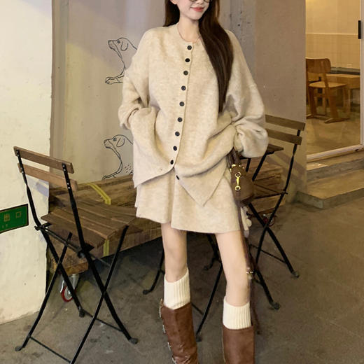 【YW】无忧购【甄选】秋冬时尚休闲慵懒风穿搭套装高级感毛衣半身裙针织开衫两件套895-713（截单后3-5天发货） 商品图6