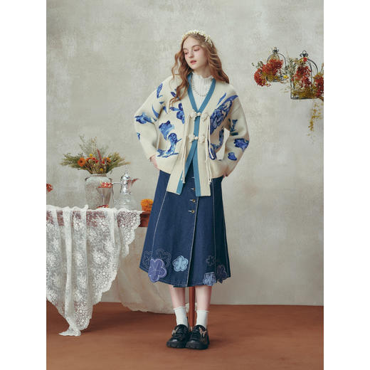 两三事梵高文艺繁花协奏2025冬季新款新中式提花绣盘扣毛衣开衫女 商品图3