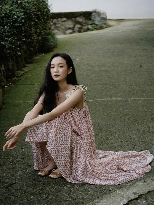 [特价] 夏日都市 手工编织串珠吊带 浪漫阔摆印花氛围感连衣裙 腰果刺绣白/印花铁锈红 100%棉 商品图0