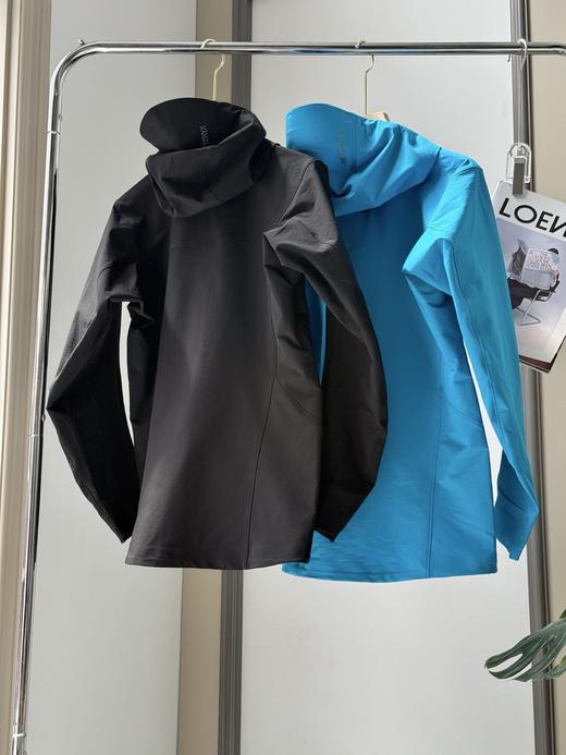 点此购买 始祖鸟秋冬季男士弹力连帽冲锋衣外套 xj 332900 商品图1