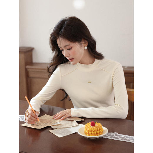 鹿向南「月光流萤」米白色半高领T恤打底衫女秋修身显瘦内搭上衣L58877 商品图4