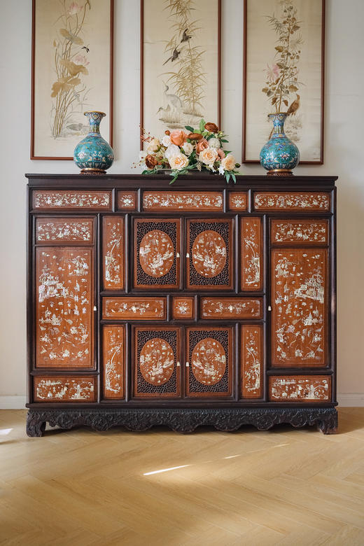 独角鹿西洋古董1890年代东南亚地区出品传统亭台人物主题螺钿镶嵌边柜 商品图1