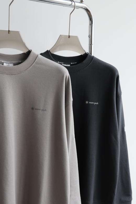 S.P 雪锋新款 宽松廓形 圆领袖标长袖卫衣 WY924 商品图3