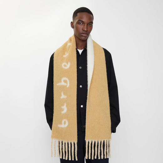 BURBERRY 巴宝莉 中性双面两用徽标装饰羊驼毛混纺围巾 驼色 8114082 A2021 商品图6