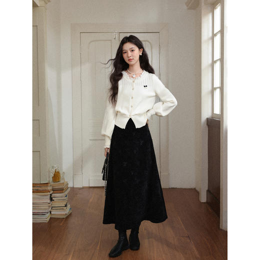 鹿向南「蝶影融雪」高级黑色丝绒半身裙女秋冬新款加厚长款A字裙 商品图1