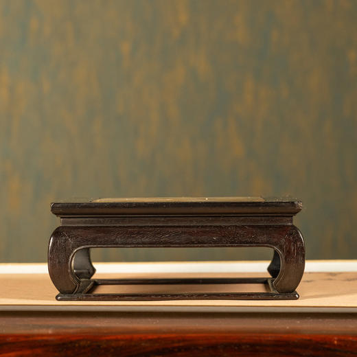 清	紫檀嵌云石束腰马蹄腿带托泥方形器座 商品图0