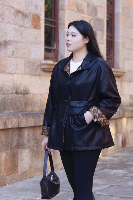 10天左右发货【皮衣 咖色&黑色】黑色附赠腰带，咖色附赠包包。花姐朋友出口俄罗斯款货源，高性价比款，环保蛋白皮，质感满分，光泽度佳~超柔软休闲夹克，皮衣外套秋装~ 商品图5