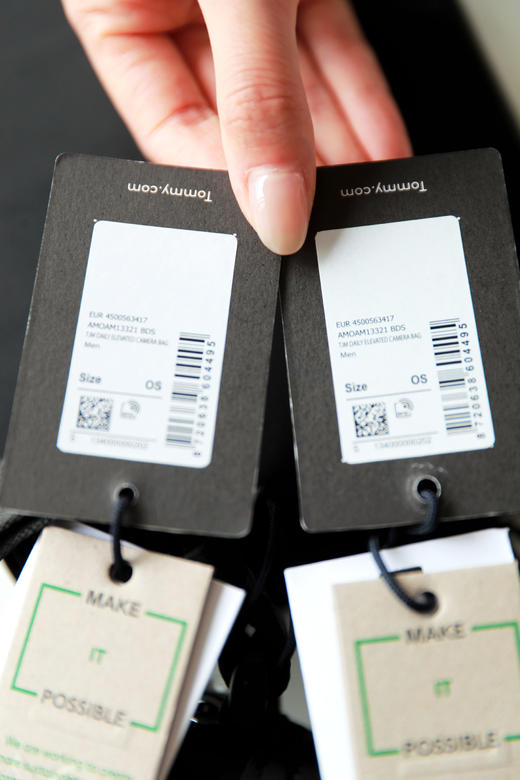 大货刚走，是很好看的相机包。长肩带拉链小标刺绣单肩包C101768 商品图3