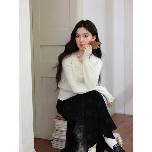 鹿向南「蝶影融雪」高级黑色丝绒半身裙女秋冬新款加厚长款A字裙 商品图4